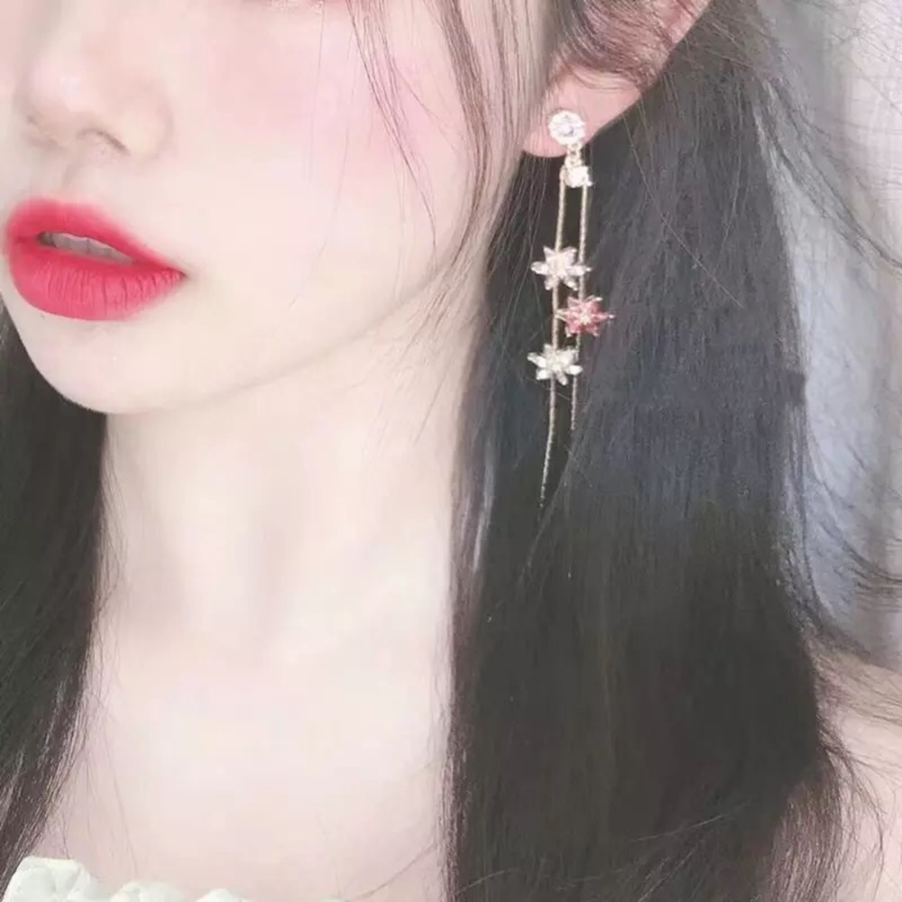 Sparkling floral chandelier earrings.